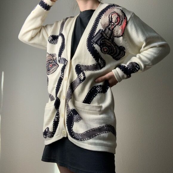 Vintage Camera Cardigan - Picture 1 of 14